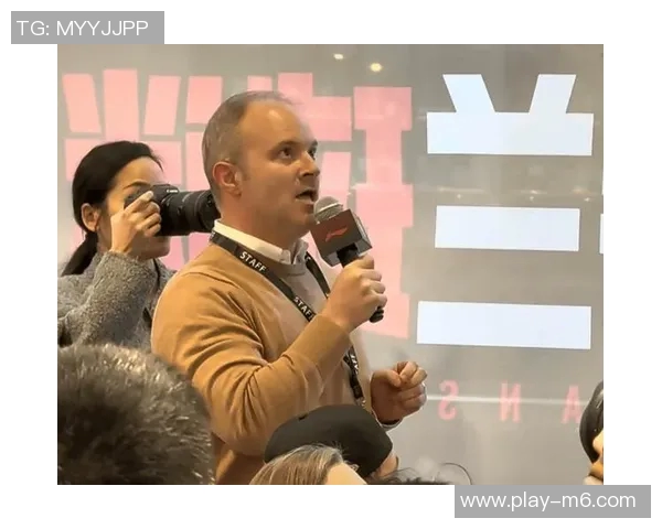 刘维伟自带剪刀为杨瀚森打造30美元理发馆的独特体验 刘维伟自带剪刀为杨瀚森打造30美元理发馆的独特体验