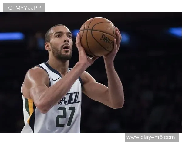 戈贝尔半场压哨补篮被判干扰球无效挑战成功引发热议